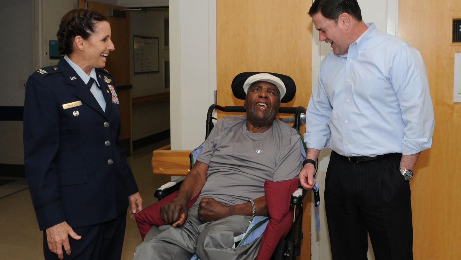 McSally tours veterans' home with Ducey, comments on ICE oversight role